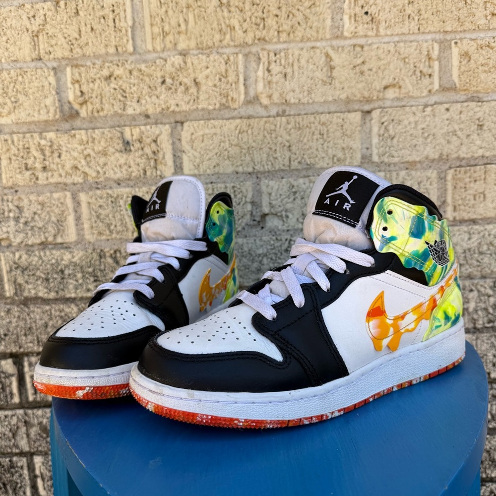 Nike Air Jordan 1 Mid SE (GS) Drip "Slim Vortex" youth size 5Y